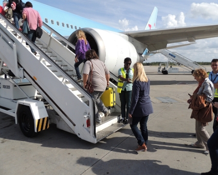 DSCN0076 Vliegen in 14 uur met tussenlanding op Cuba naar Mexico.
