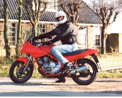 emotor1 Afrijden voor het motorrijbewijs 1993.